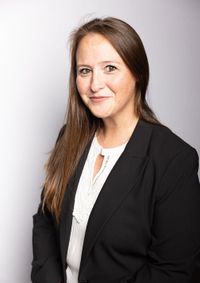 ERIN SEELEY 2.jpg