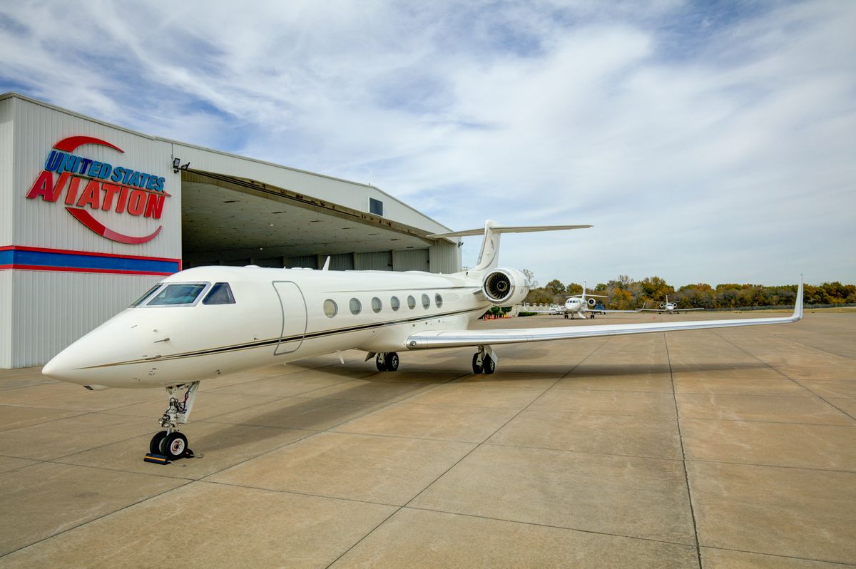 Here we go. Hanger 35 and Gulfstream 550