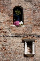 Nigliazzo, window and shrine