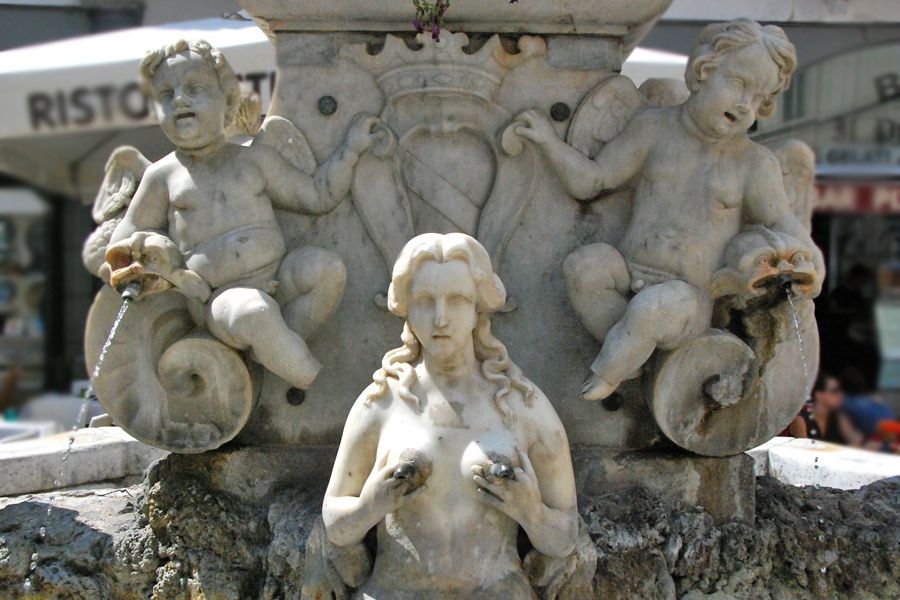 Amalfi fountain