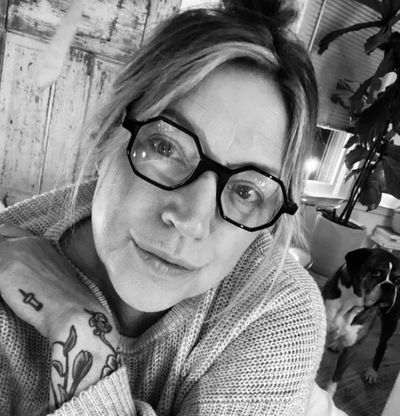 Suzy Soc Med-Call center.jpg