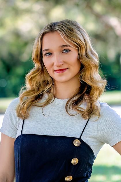 Allison Headshot.jpg