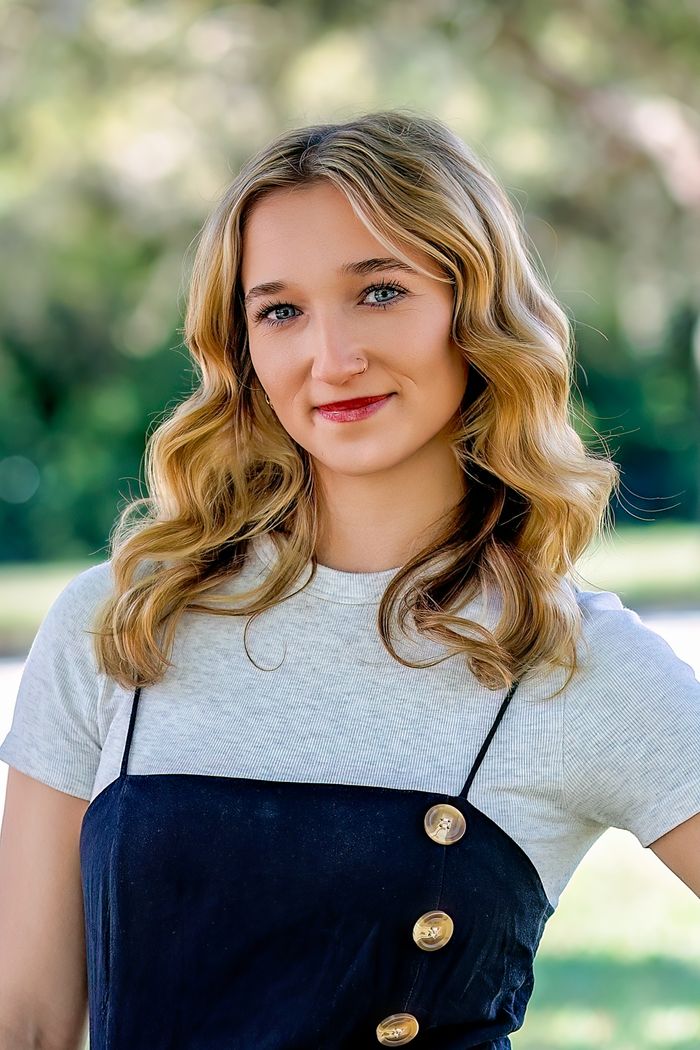 Allison Headshot.jpg