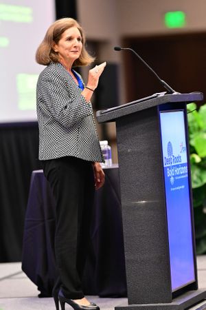 Leslie Pettijohn.jpg