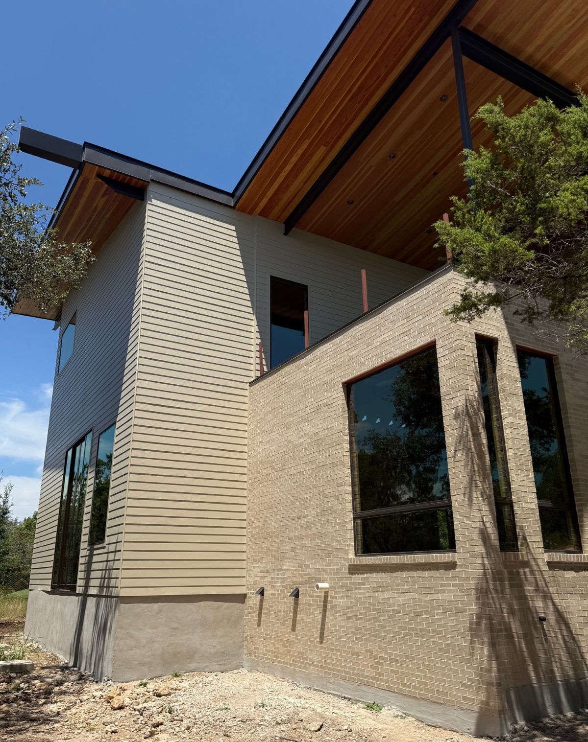 Exterior 2.JPG