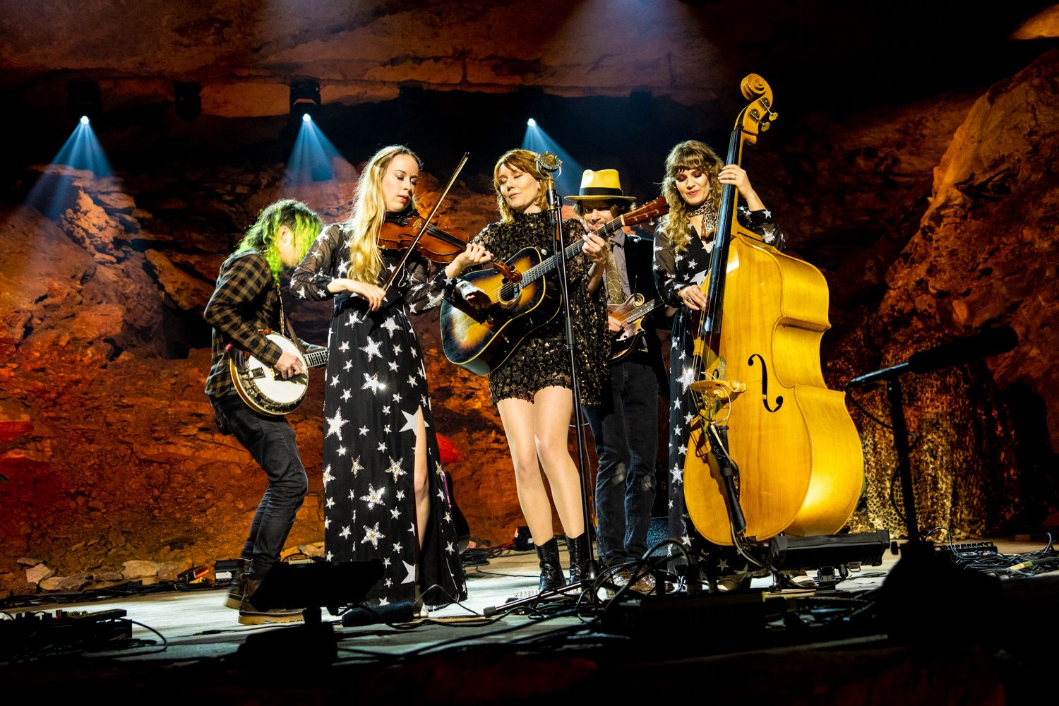 The Caverns Sessions Carries On The Legacy Of Bluegrass Underground On Pbs The Caverns