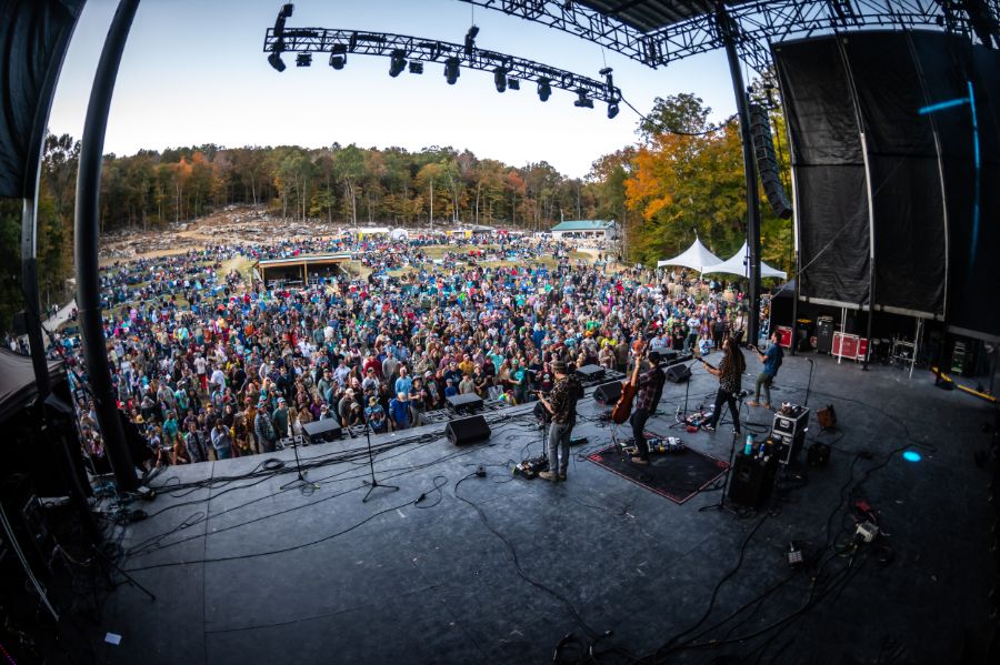 October 09, 2022-DSC_9540CaveFest, artist, by Keith Griner_-_by Keith Griner 900px.jpg