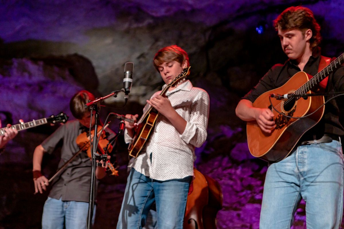 Bluegrass band in The Caverns.jpg