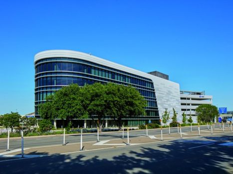 AUS Parking Garage and Administration Building 