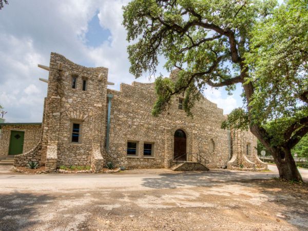 San Antonio Zoo Donkey Barn Office Renovations