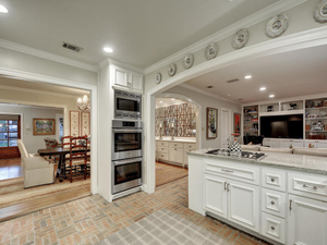 2206 Townes Ln-MLS_Size-027-47-Kitchen 032-1024x768-72dpi - Copy.jpg