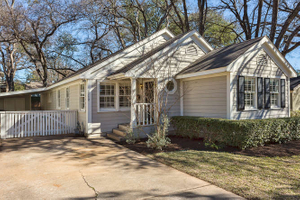 2112 Indian Trail-small-001-front-666x445-72dpi.jpg