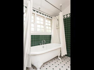 4 Green Ln Austin TX 78703 USA-MLS_Size-042-guest bath-1024x768-72dpi.jpg