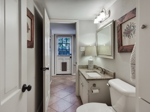 017_Powder Room .jpg