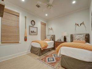 2705 Mountain Laurel Ln-MLS_Size-039-54-Other Beds and Baths 013-1024x768-72dpi.jpg