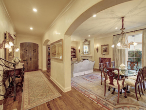 1607 Preston Ave-MLS_Size-030-41-Foyer 002-1024x768-72dpi.jpg