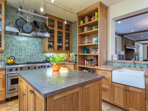 4 Green Ln Austin TX 78703 USA-MLS_Size-016-kitchen8-1024x768-72dpi.jpg