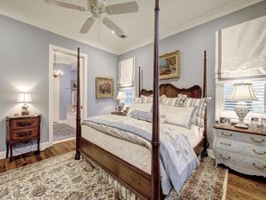 1607 Preston Ave-MLS_Size-035-42-Master 002-1024x768-72dpi.jpg
