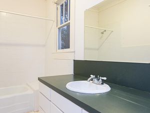 9305 Happy Trail Austin TX-MLS_Size-011-bathroom-1024x768-72dpi.jpg