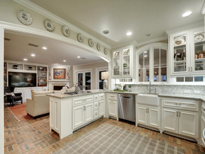 2206 Townes Ln-MLS_Size-025-10-Kitchen 030-1024x768-72dpi - Copy.jpg