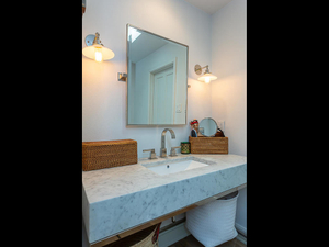 1506 W 13th St 16 Austin TX-MLS_Size-011-6-master bath4-1024x768-72dpi.jpg