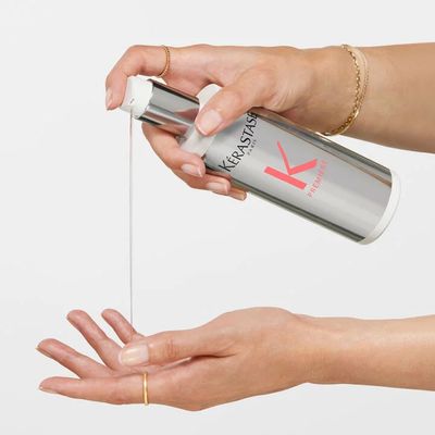 kerastase-premiereconcentre-decalcifiant-repairing-pre-shampoo-in-hand.jpg