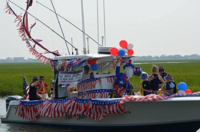Murrells-Inlet-boat-parade.jpg