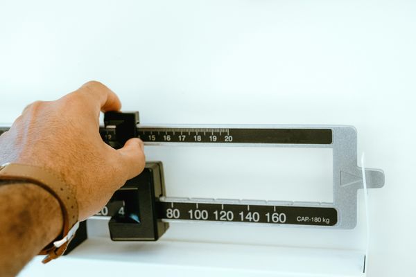hand adjusting manual scale for weight loss
