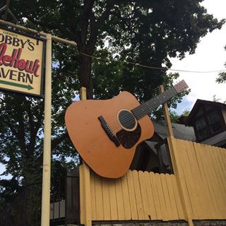 Bobbys Idle Hour.jpg