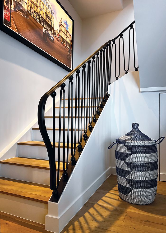 condo.stair02.jpg