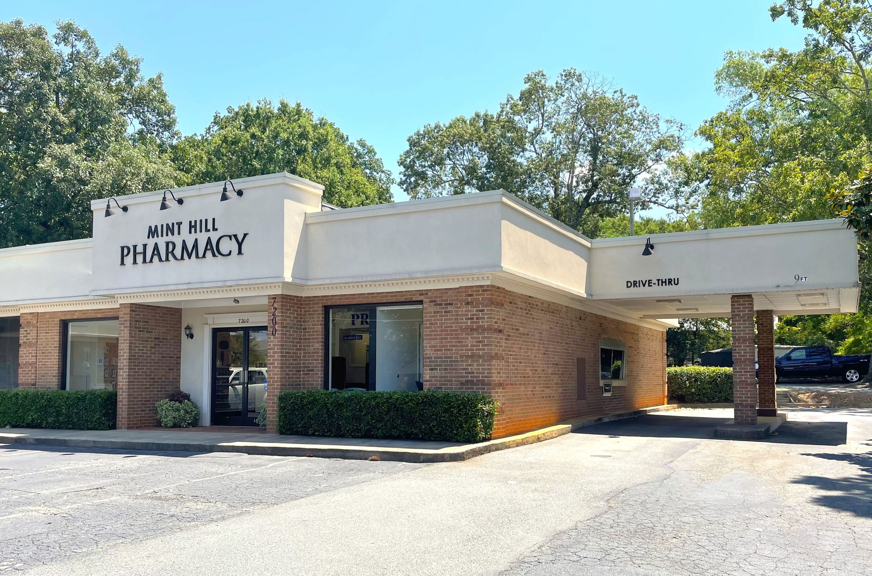 New front Pic of Mint Hill Pharmacy 2025.jpg