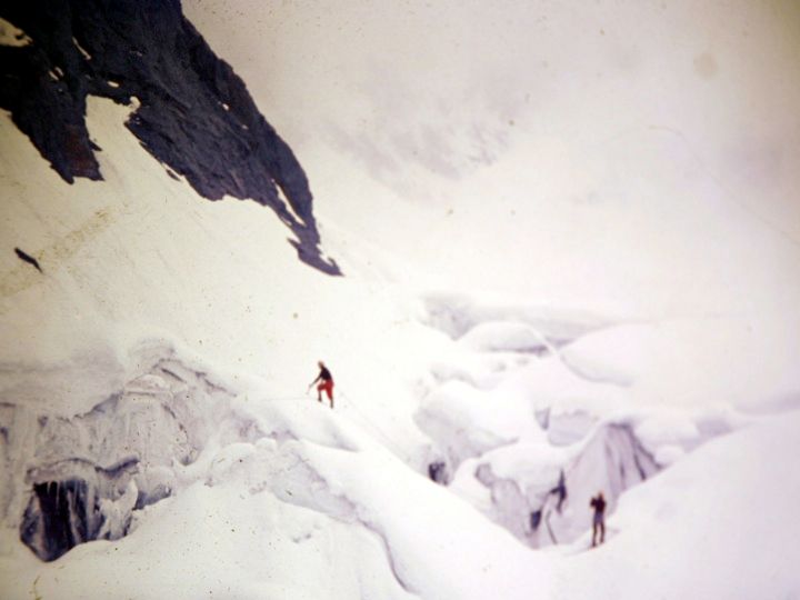 climbing icefall3.jpg
