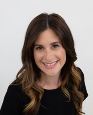 Caitlin Headshot.png