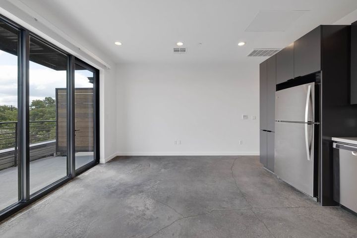 Lofts - open kitchen/living 010-395536-109 w 2nd-010_10699677.jpg