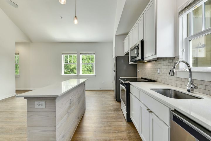 Kitchen 011-381732-215 Rock St_10158293.jpg