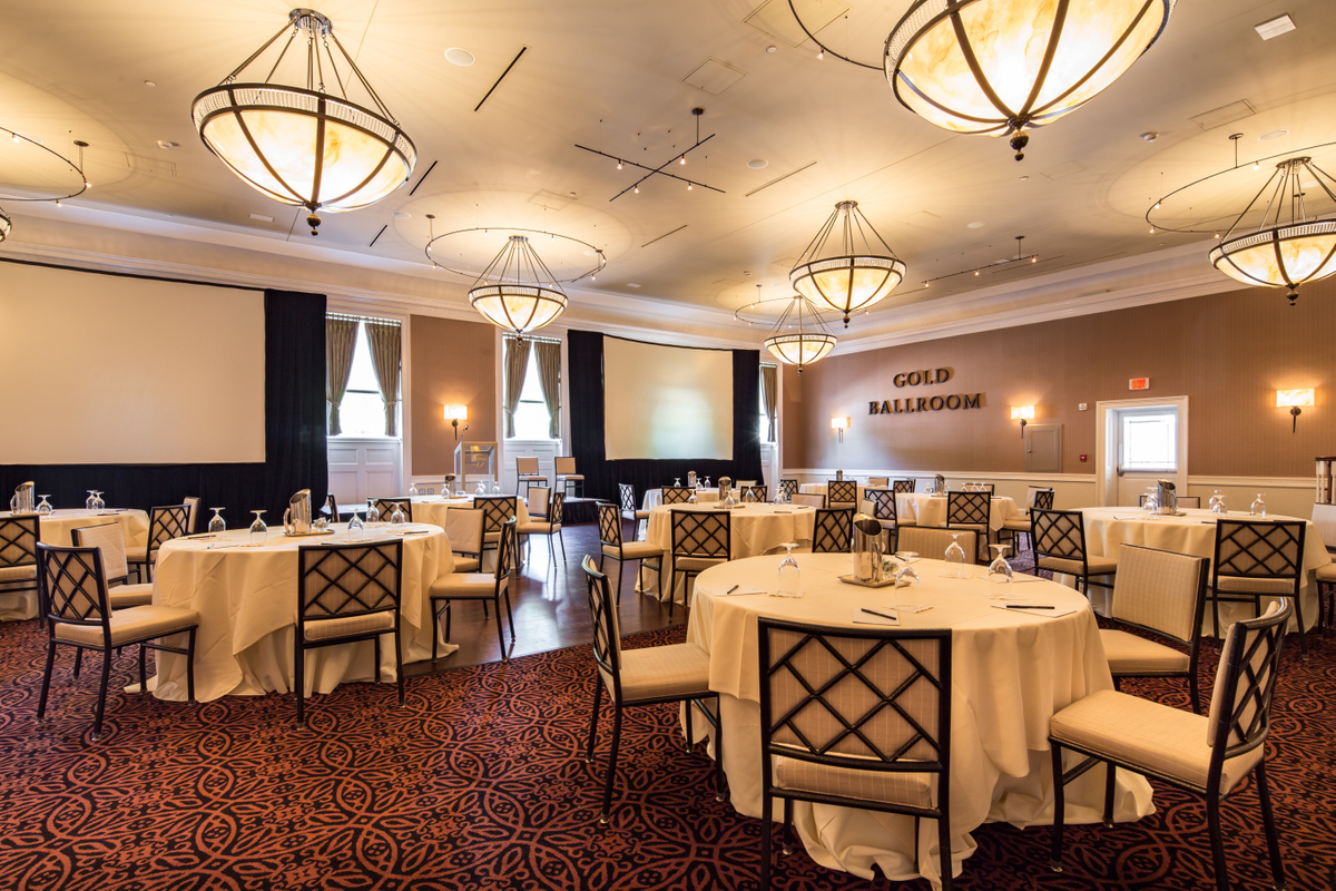 The Tidewater Inn offers several ballrooms for weddings, corporate events, and special occasions. Gold Ballroom