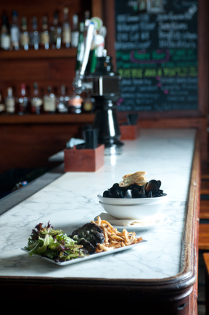 bar food Easton Tavern