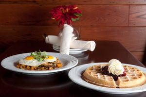 brunch Hunters Tavern