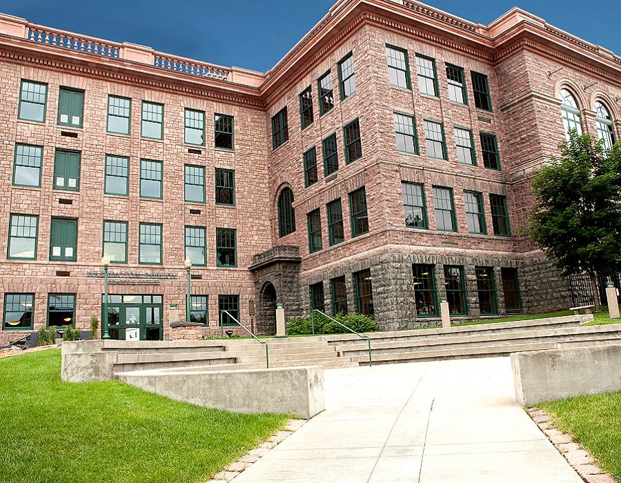 WashingtonPavilionSiouxFallsSD-900x700 (2).jpg