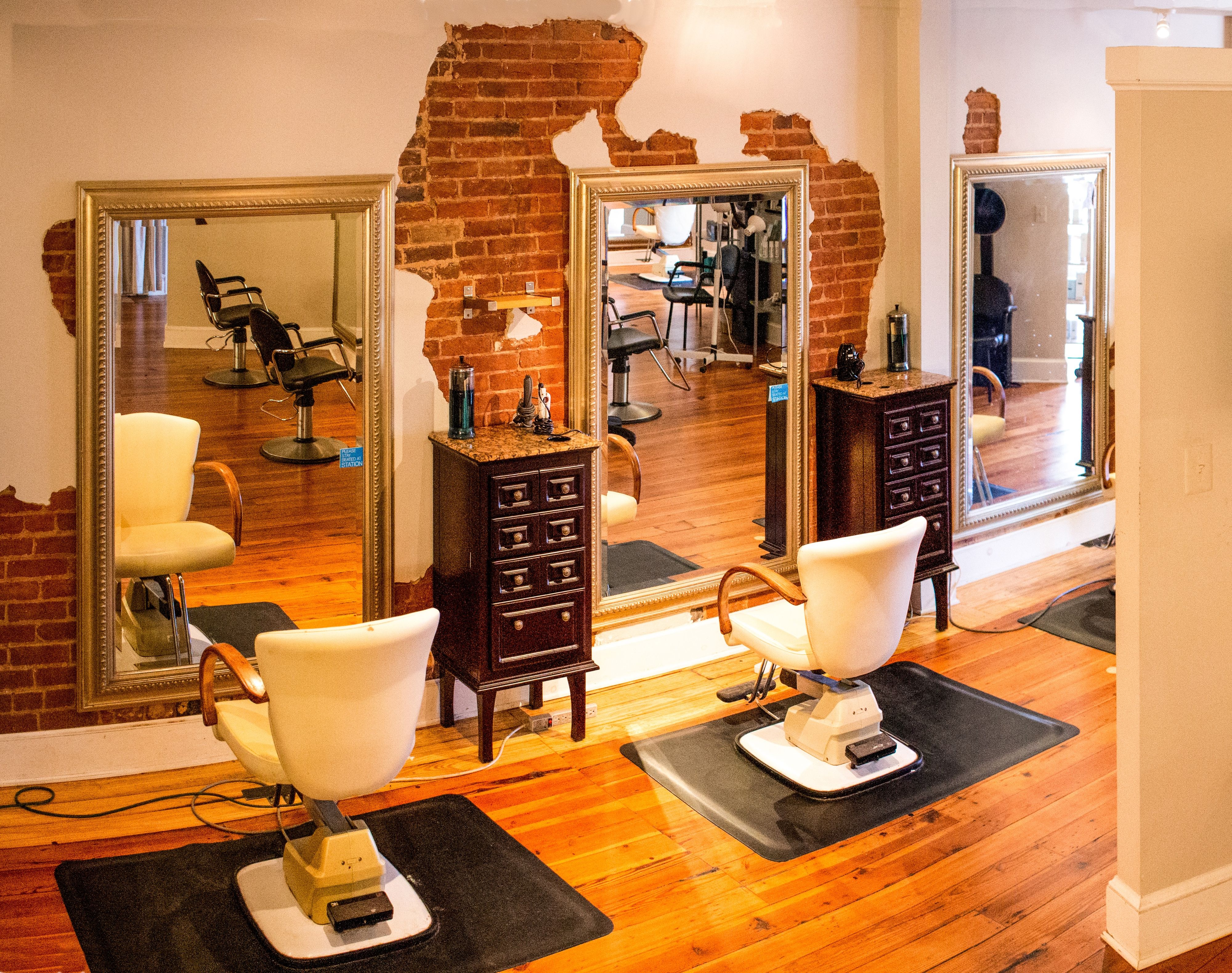 Use In Slide Show Salon Emage Home Page 1.jpg