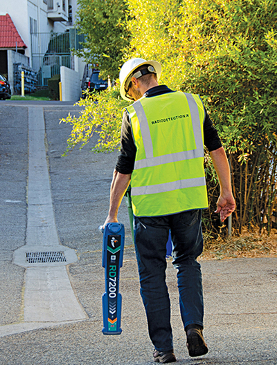 RadiodetectionRD7200_Ergonomicdesignphoto.jpg