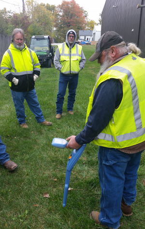 Training with Mooresville, IN Utility Dept. RD7100DL, TX5 locating the gas service via tracer wire. 20191024_113826.jpg