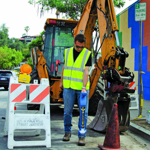 u-LOCATE pipe and cable locator street construction