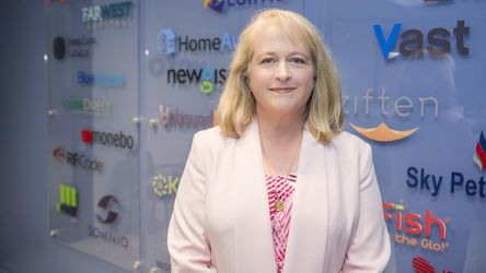 ellen-wood-5222-750xx3000-1691-0-309.jpg