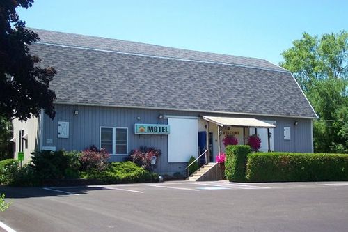 lake-ontario-motel.jpg