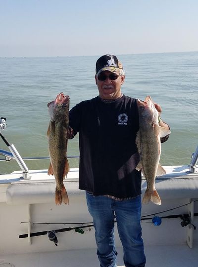 Walleye Fishing Trip Photos - Daze Off Charters