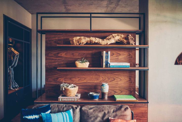 Poolside suite shelf