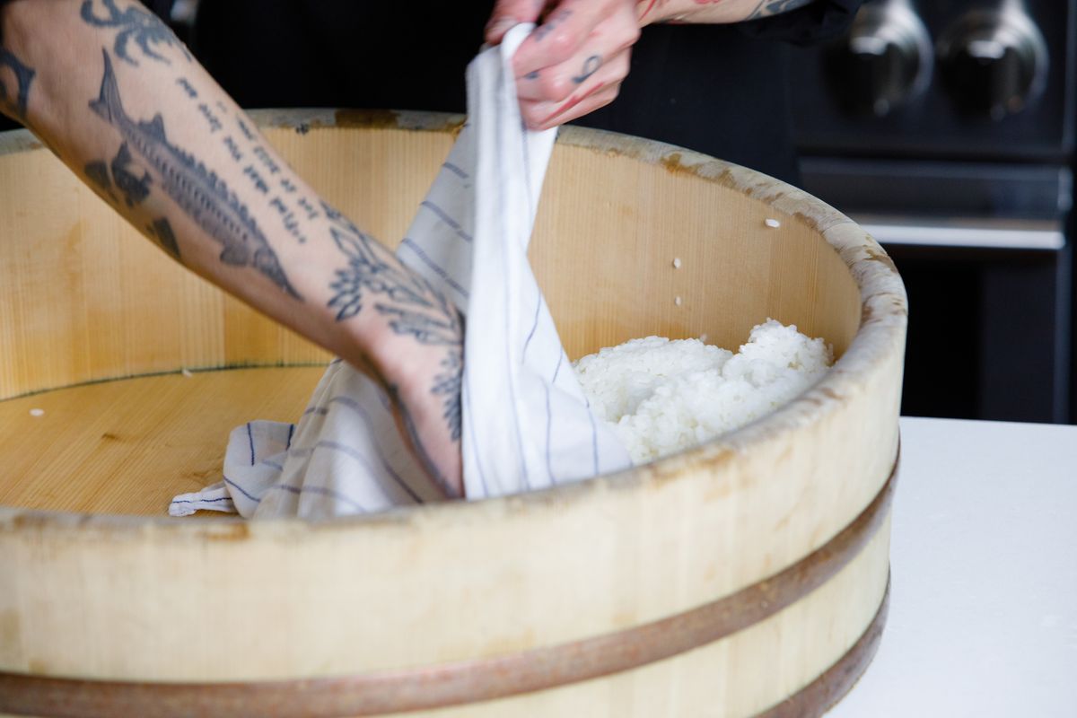 Food Network Chef Yoshi Okai FNK_MasabaOshizushi_003.jpg