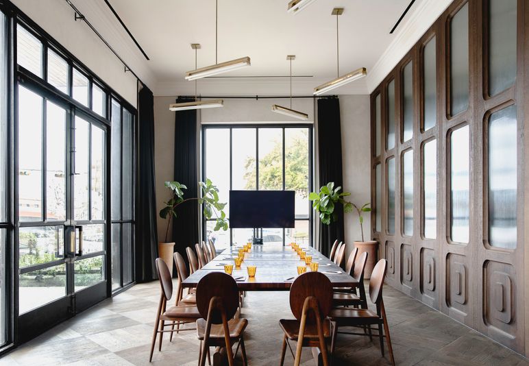 central_standard_dining_room_horizontal.jpg