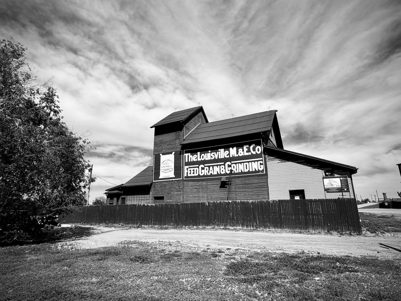BuildingFront_052025_BW_6735.jpg